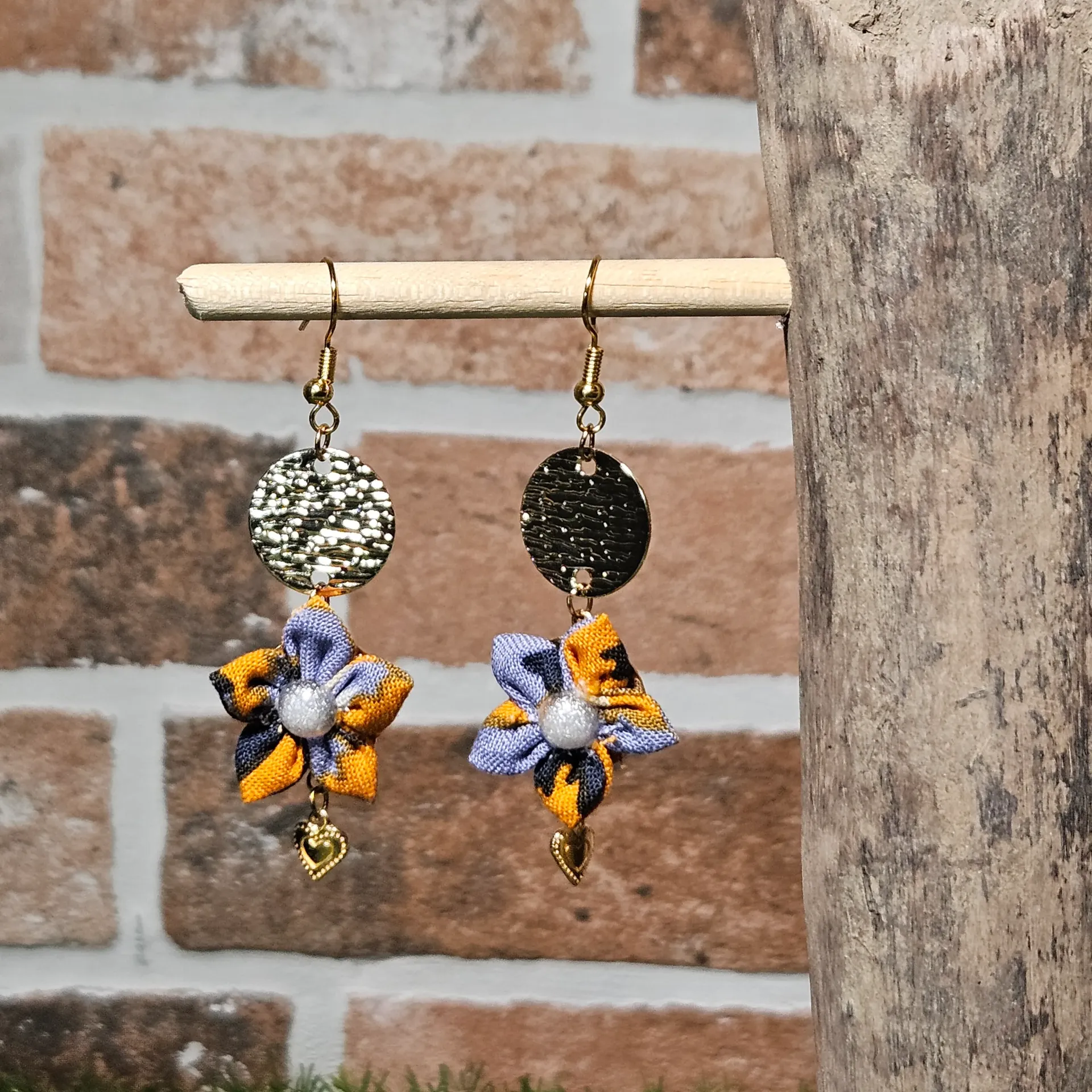 Boucles d'oreilles florales doré Soleil nocturne